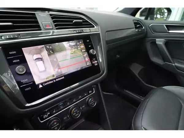 Volkswagen Tiguan 2.0/R-LINE/PANO/HUD/20/AHK/360°/4MOTION/LEDER - Photo 2