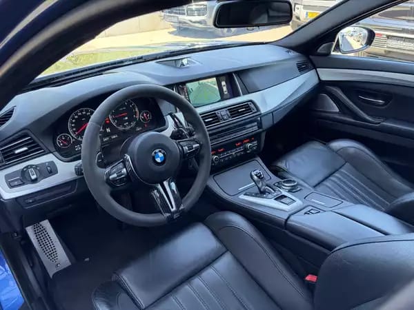 BMW M5 BMW M5 4.4 V8 BiTurbo - Photo 3