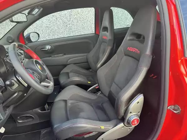 Abarth 695 TRIBUTO FERRARI /CARBON/N°1056/1199 - Photo 2