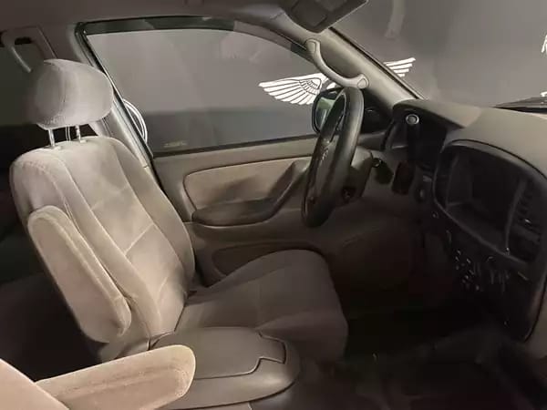 Toyota Sequoia SR5 V8 4WD 8 places - Photo 3