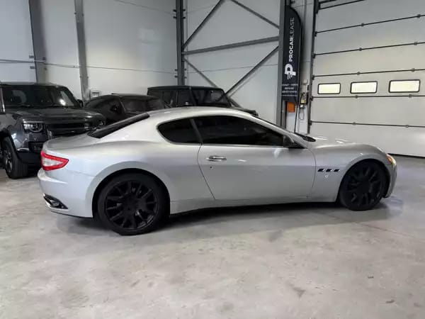 Maserati GranTurismo MASERATI GRANTURISMO 4.2 V8 405 CV/GPS/CUIR/Xénon/ - Photo 2