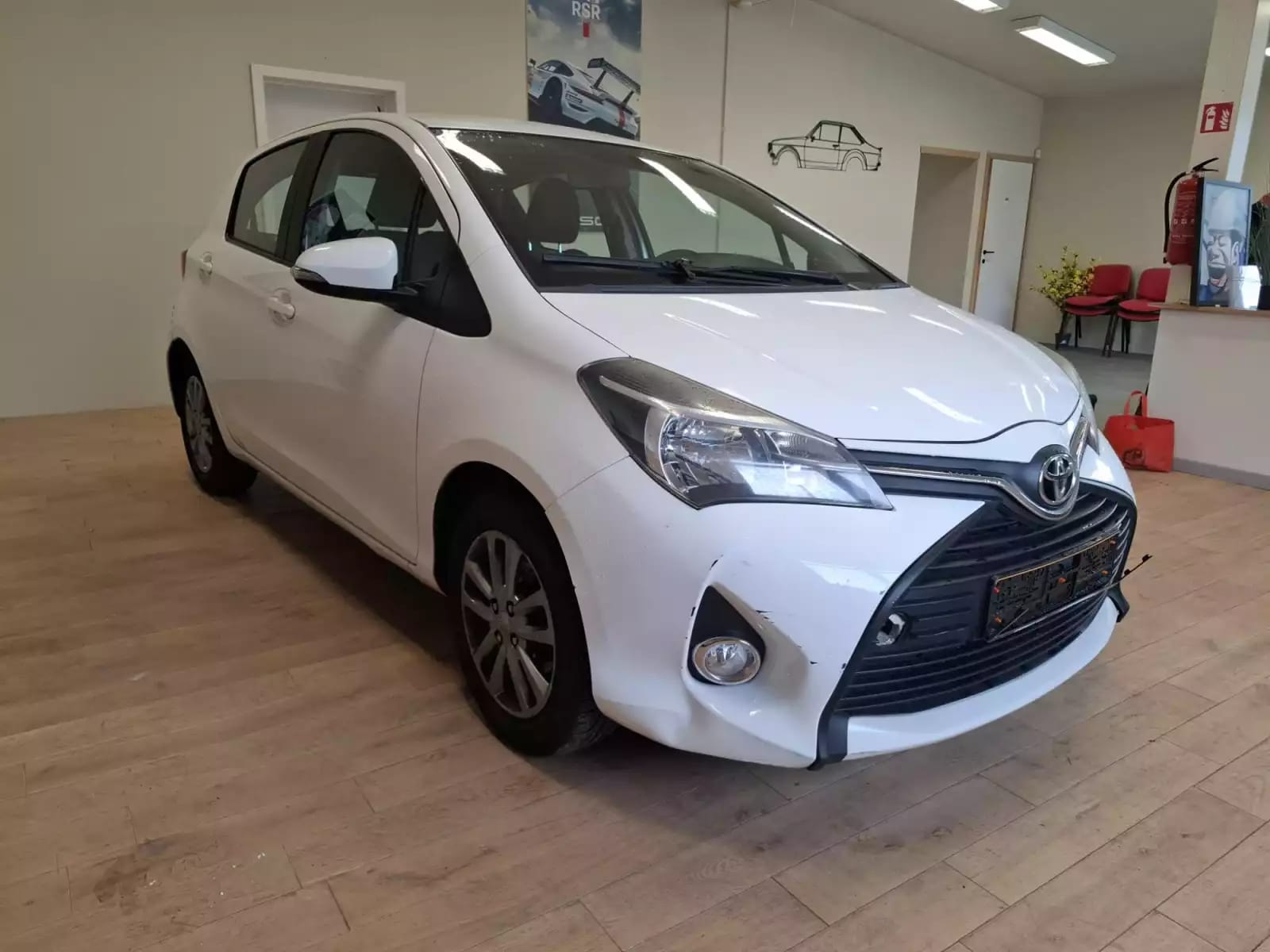 Toyota Yaris 1.0 VVT-i Aspiration - Photo 1