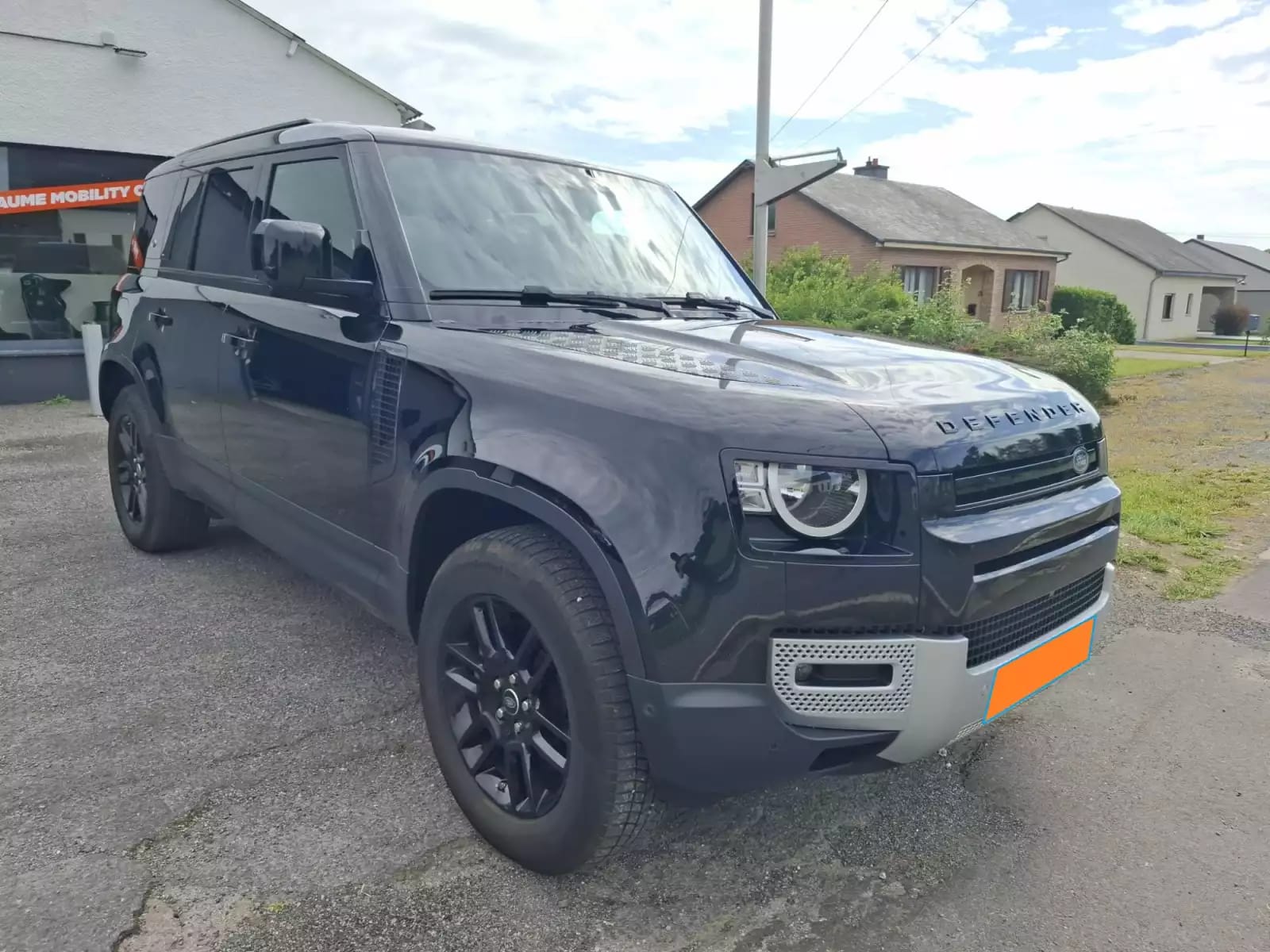 Land Rover Defender 110 3.0 D MHEV D300 X-Dynamic SE - Photo 1