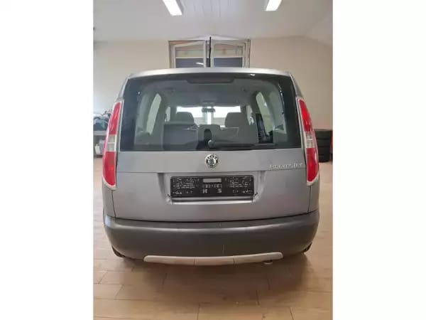 Skoda Roomster Scout 1.6 TDI 105 - Photo 3