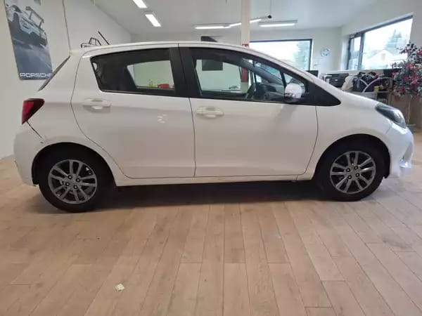 Toyota Yaris 1.0 VVT-i Aspiration - Photo 2
