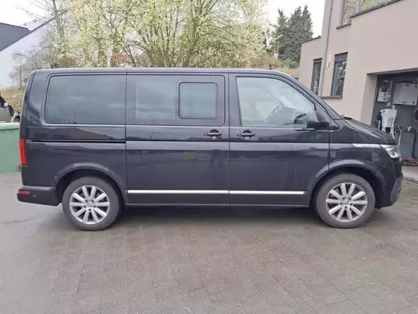 Volkswagen T6.1 Multivan 2.0 TDI 200 DSG 4Motion Highline 7 places - Photo 2