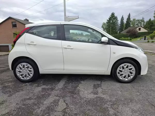 Toyota Aygo 1.0 VVT-i X-Play - Photo 2