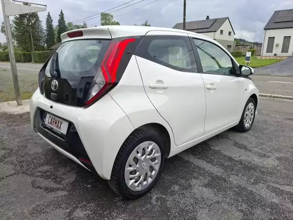Toyota Aygo 1.0 VVT-i X-Play - Photo 2