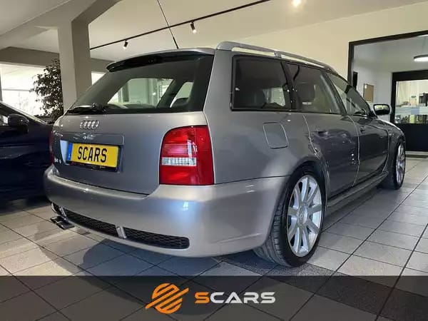 Audi RS4 2.7 quattro 381cv - Photo 2