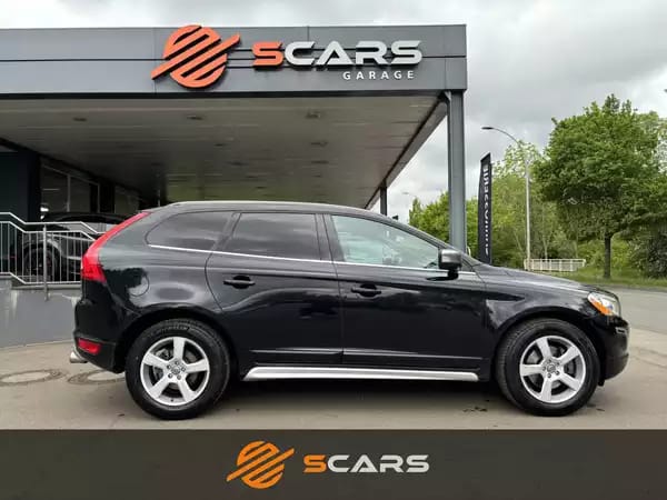 Volvo XC60 R DESIGN 2.4 D5 215CV 4x4 AWD - Photo 2