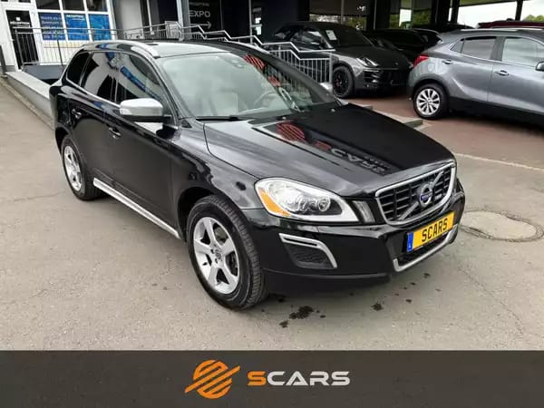 Volvo XC60 R DESIGN 2.4 D5 215CV 4x4 AWD - Photo 2