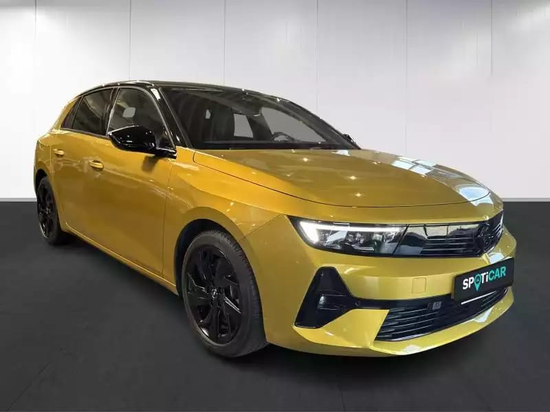 Opel Astra GS - Photo 1