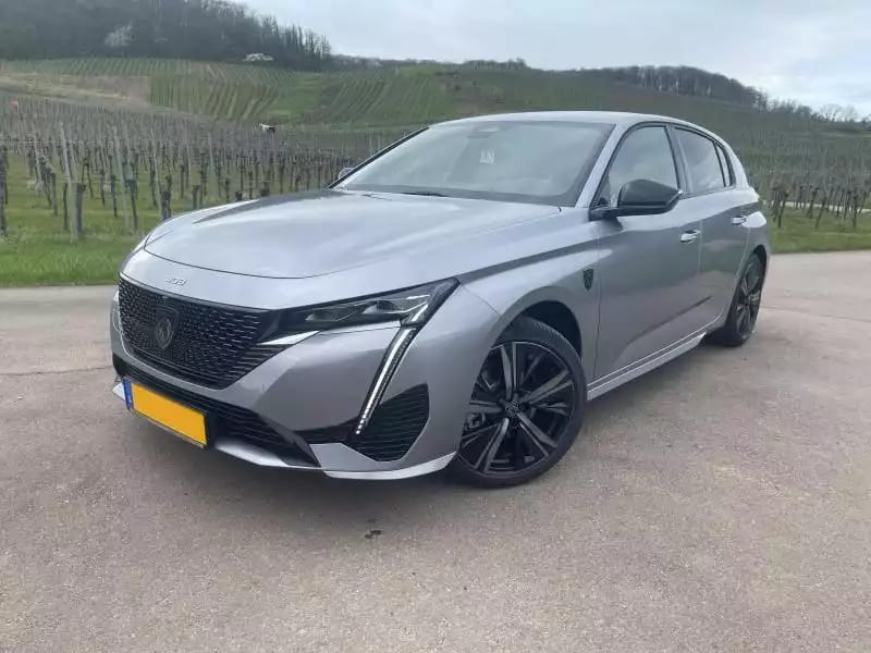 Peugeot 308 GT EAT8 - Photo 1