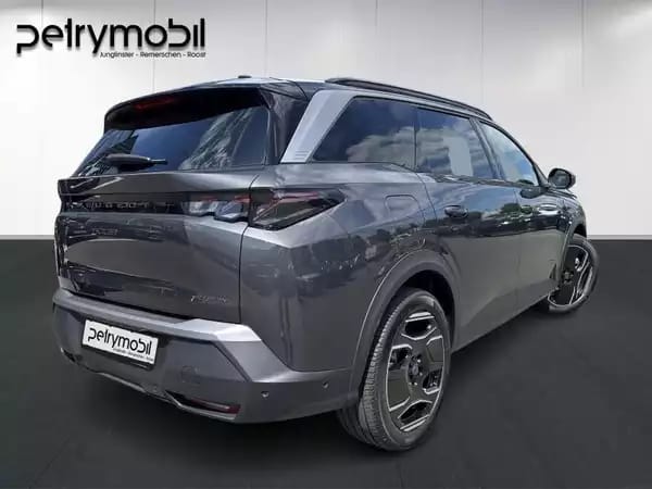 Peugeot 5008 III and e- GT - Photo 3