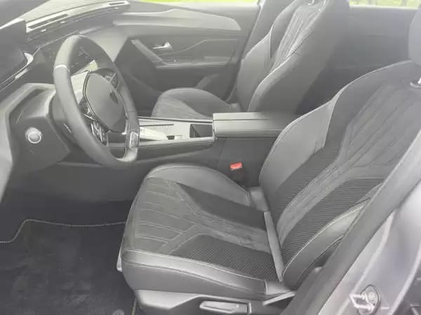 Peugeot 308 GT EAT8 - Photo 3