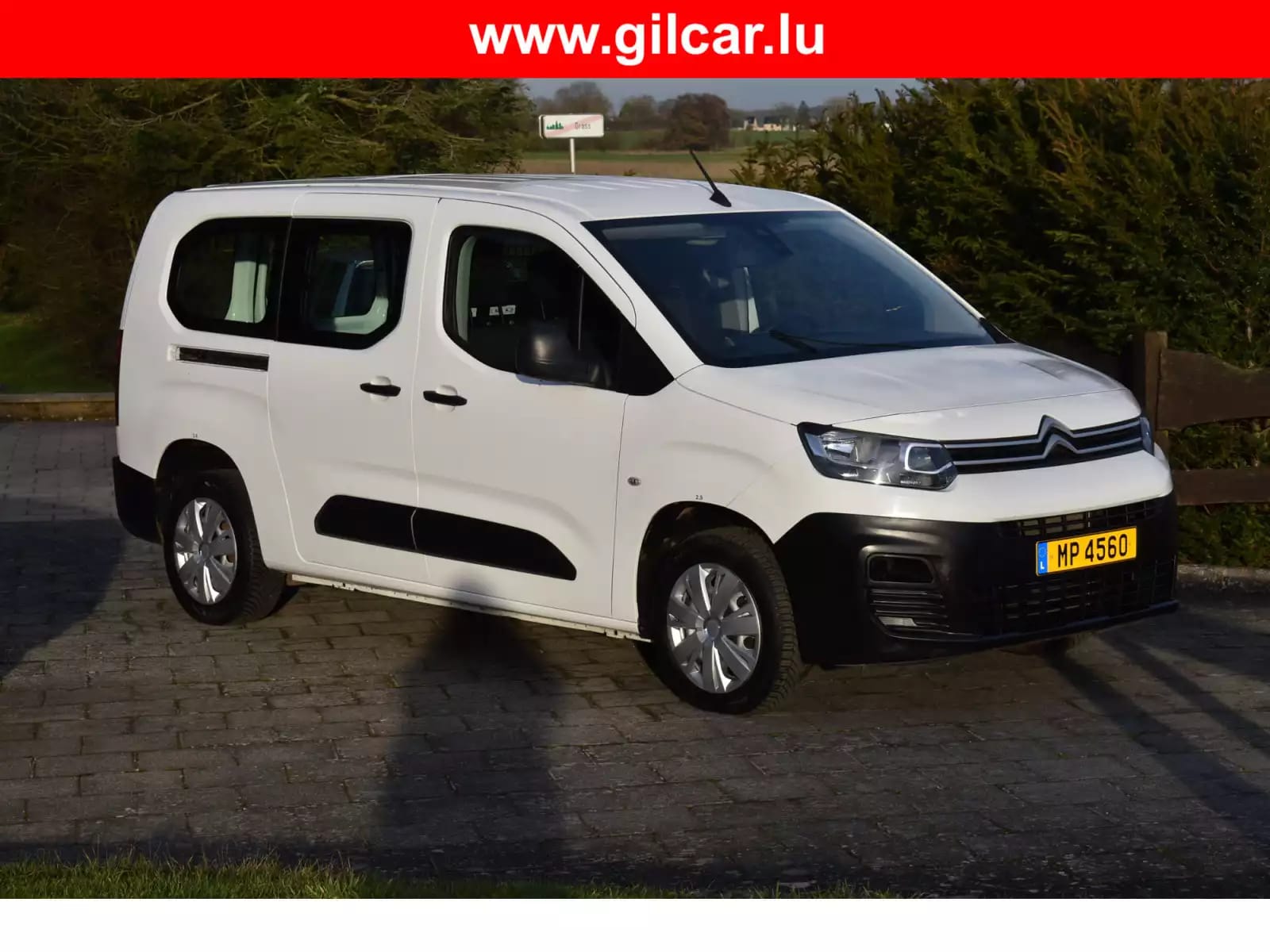 Citroën Berlingo Maxi 1,5 Blue HDi 100 3 Places - Photo 1