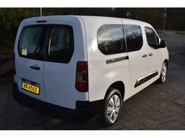 Citroën Berlingo Maxi 1,5 Blue HDi 100 3 Places - Photo 3