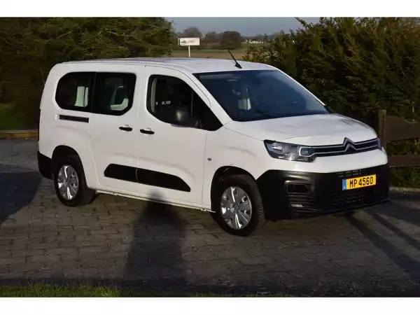 Citroën Berlingo XL 1,5 HDi 100 3 places - Photo 2