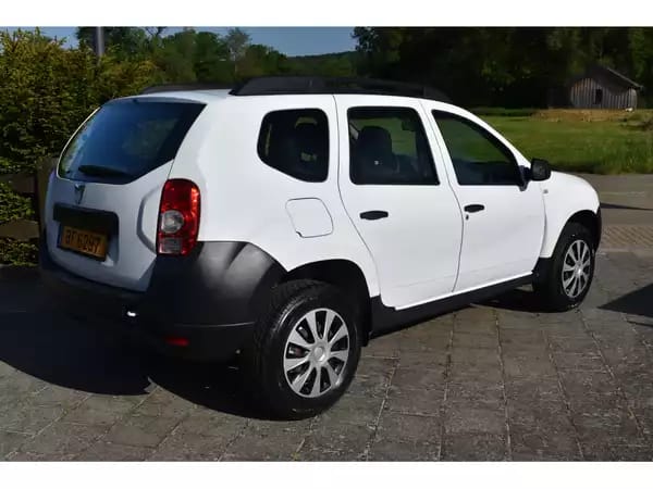 Dacia Duster 4x4 1,6i16V - Photo 3