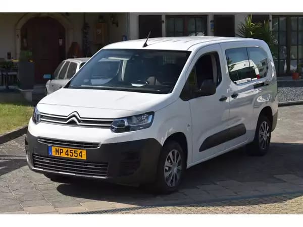 Citroën Berlingo 1,5 DCi 100 maxi 3 places très bon état - Photo 2