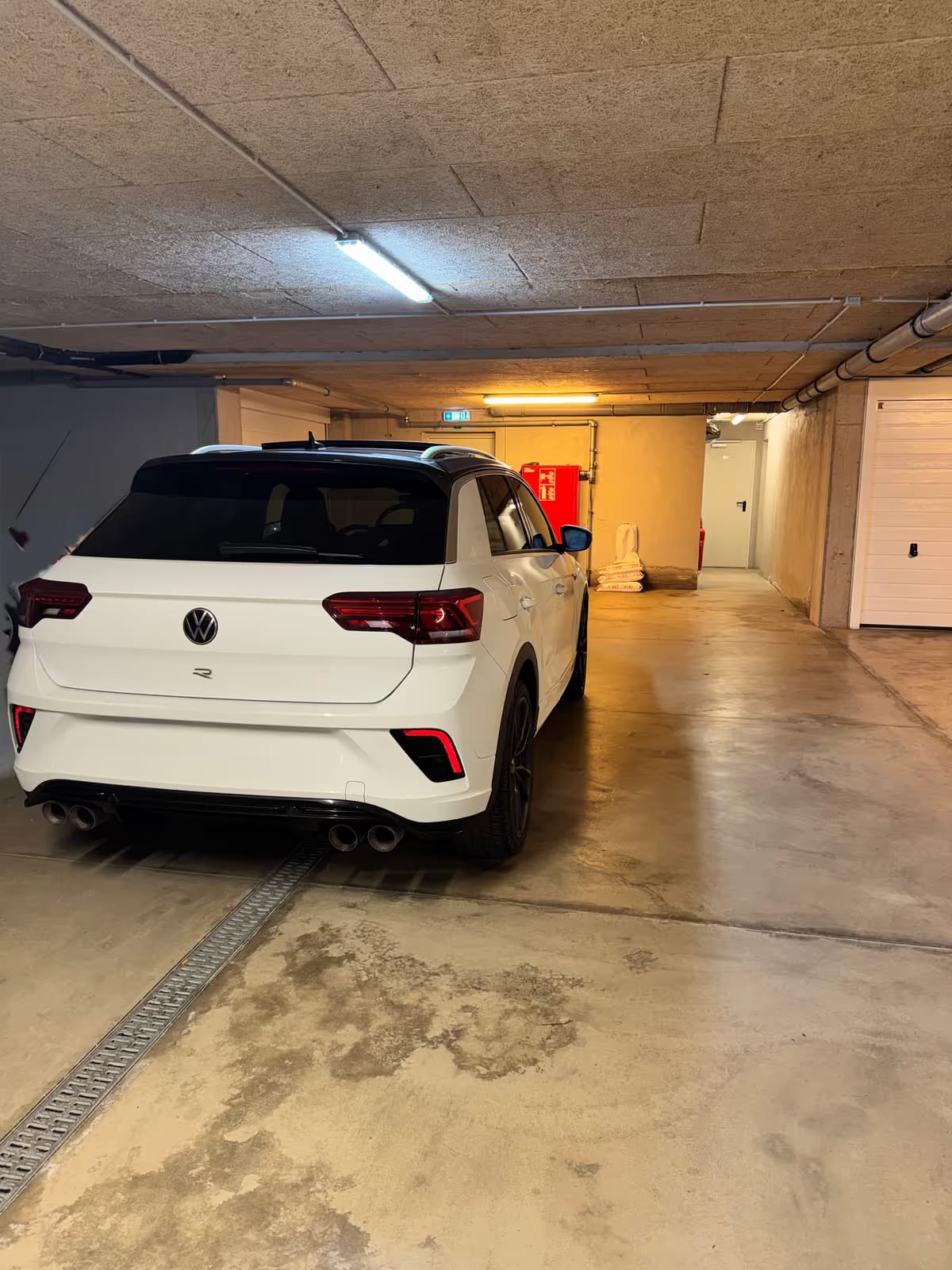 Volkswagen T-Roc R 2.0 TSI 4motion 300 ch akrapovič - Photo 1