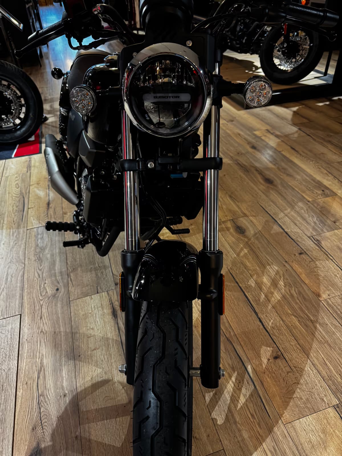 QJ Motor SRV 125 BLACK - Photo 1