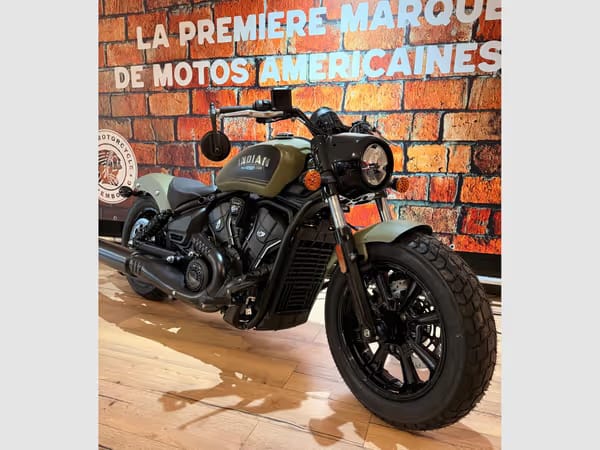 Indian Scout Bobber LIMITED + TECH - Photo 2