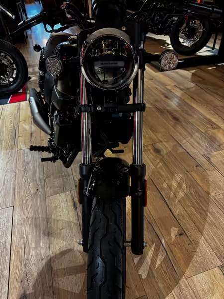 QJ Motor SRV 125 BLACK - Photo 2