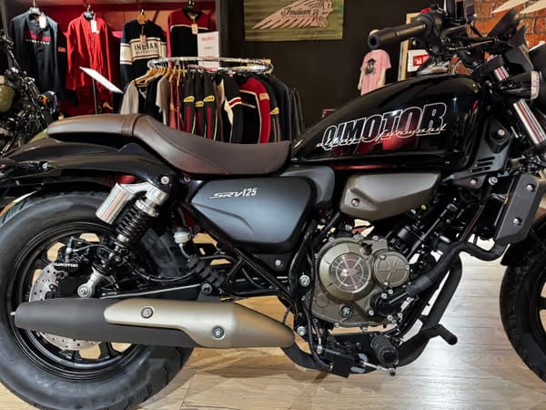 QJ Motor SRV 125 BLACK - Photo 2