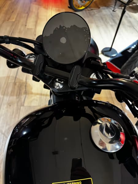 QJ Motor SRV 125 BLACK - Photo 3