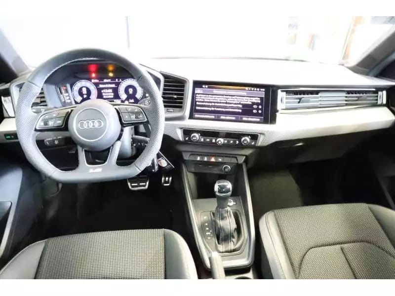 Audi A1 Advanced - Photo 1