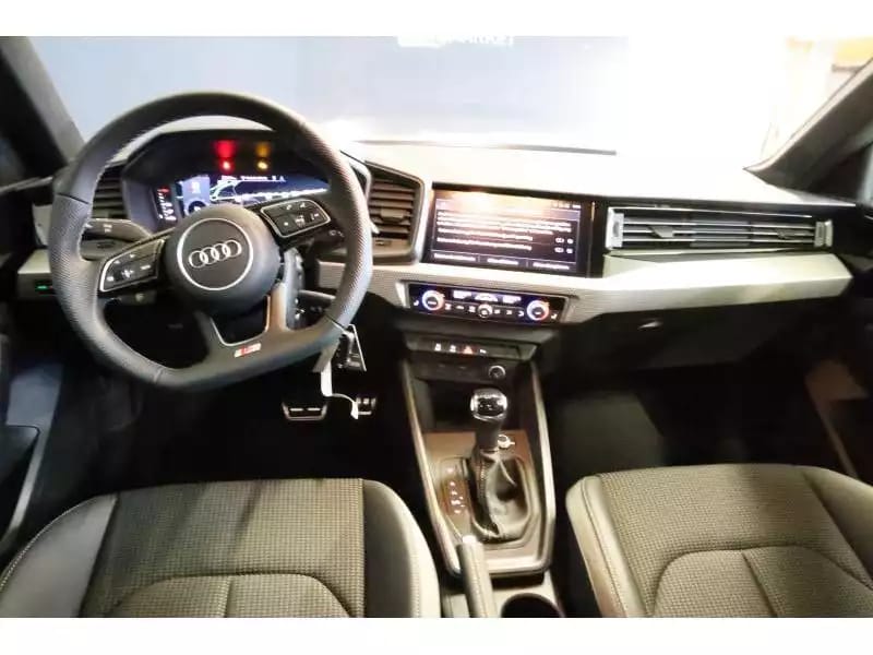 Audi A1 Advanced - Photo 1
