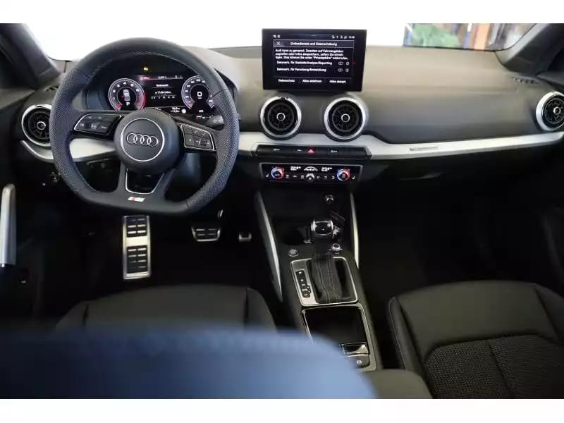 Audi Q2 S-Line - Photo 1