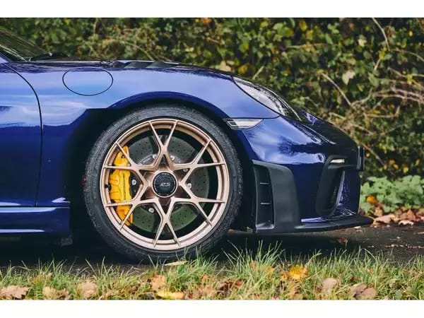 Porsche Cayman GT4 RS Weissach - Photo 3