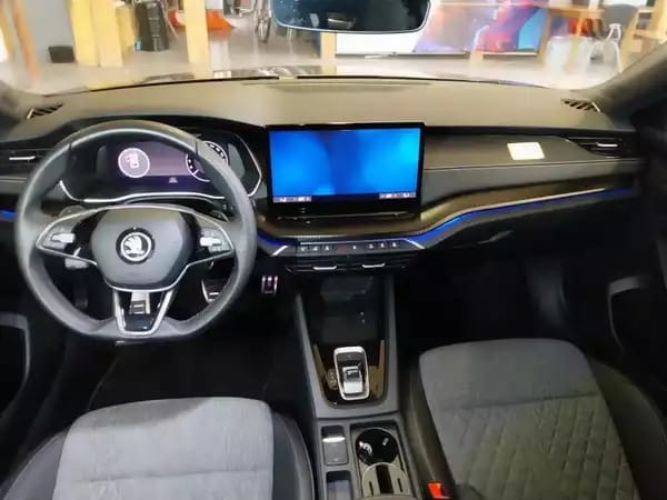 Skoda Octavia Sportline - Photo 2