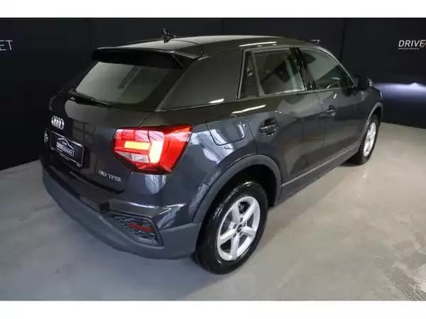Audi Q2 35 TFSI S Tronic - Photo 2