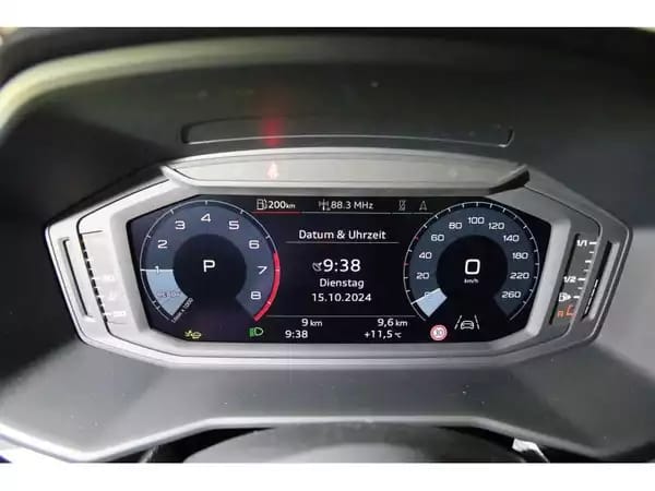 Audi Q2 35 TFSI S Tronic - Photo 3