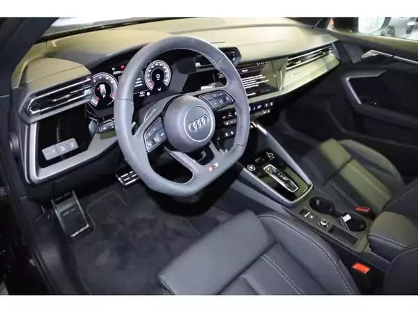 Audi A3 35 TFSI S Tronic - Photo 2