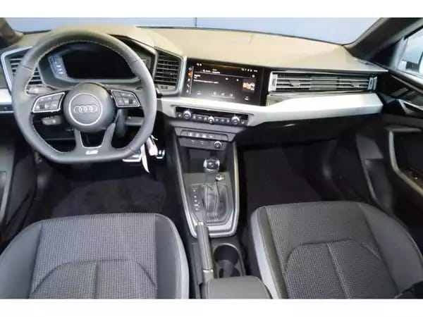 Audi A1 Advanced - Photo 2