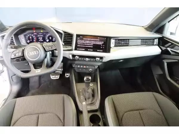 Audi A1 Advanced - Photo 2