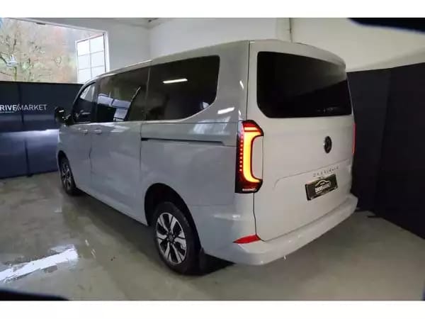 Volkswagen T7 Caravelle Style Court - Photo 2
