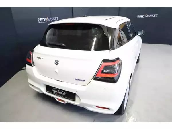 Suzuki Swift GL+ - Photo 2