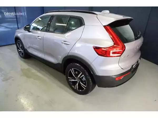 Volvo XC40 Dark - Photo 2