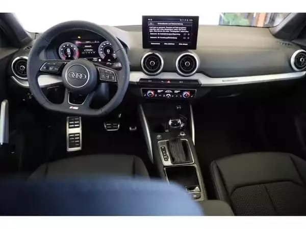 Audi Q2 S-Line - Photo 2