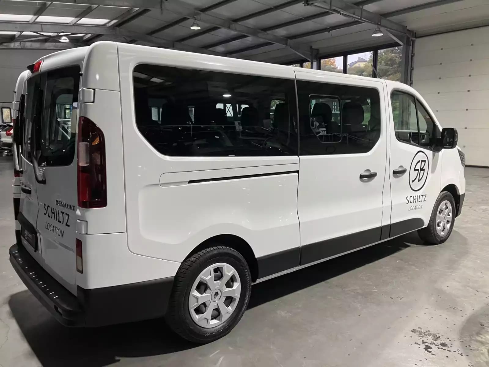 Renault Trafic 2.0 dCi Passenger L2H1 9 Seats - Photo 1