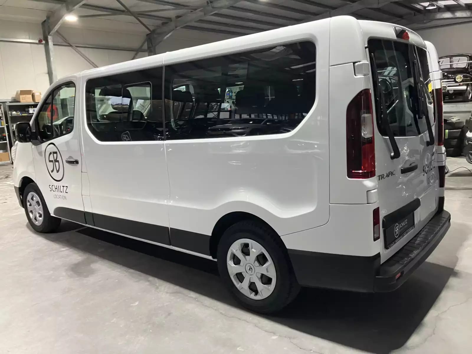 Renault Trafic 2.0 dCi Passenger L2H1 9 Seats - Photo 1