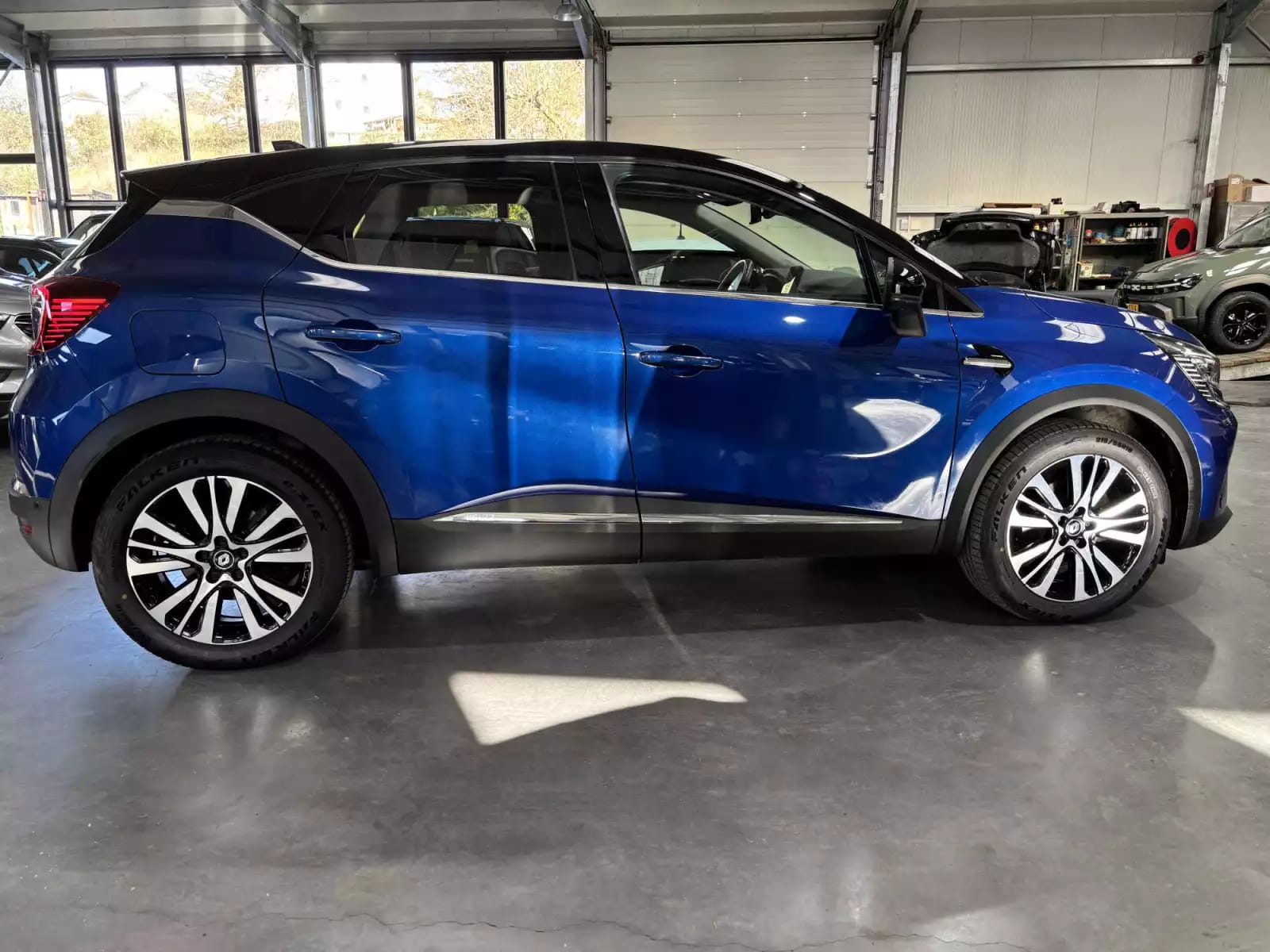 Renault Captur 1.6 INITIALE PARIS PLUG-IN - Photo 1