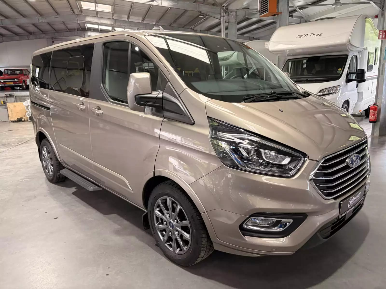Ford Tourneo Custom 2.0 TDCi L1H1 170HP 8S - Photo 1