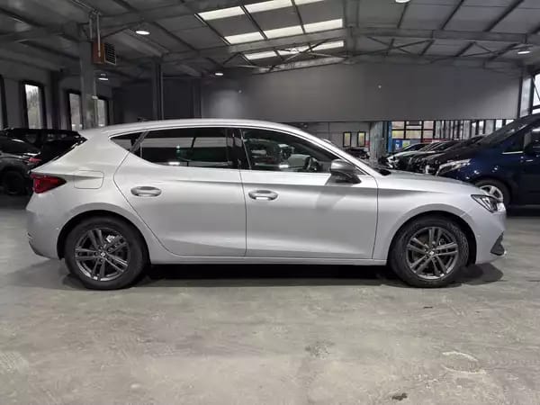 SEAT Leon 1.5 eTSI DSG FR - Photo 2