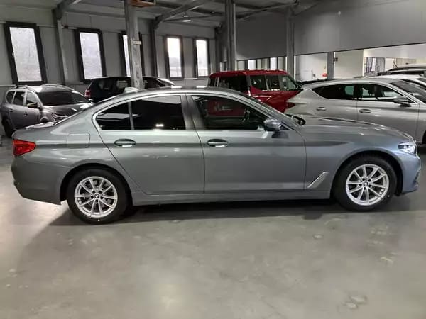 BMW 520 i 2.0 Essence 184 HP AUTO - Photo 2